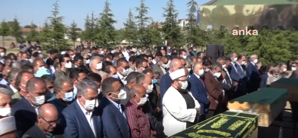 Konya'da öldürülen aile toprağa verildi