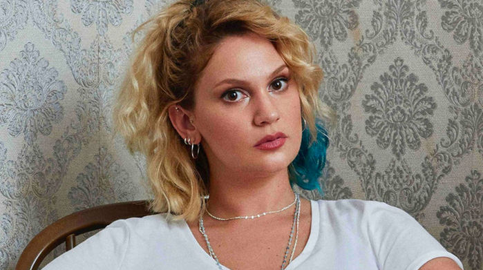 Farah Zeynep Abdullah'tan Veysel Eroğlu'na: "Utanıp, bari şu tweetleri silin"