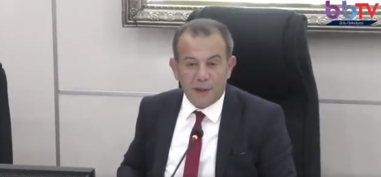 Bolu Belediye Başkanı Tanju Özcan: "Sizi Cumhurbaşkanı gibi mi sakinleştireyim? Alın o zaman size çay''