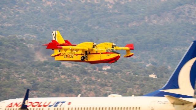 İspanya'dan gelen yangın söndürme uçaklarındaki o detay gözden kaçmadı