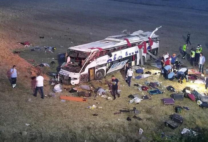 Balıkesir'de dehşete düşüren kaza! 14 ölü, 18 yaralı...