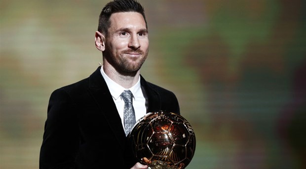 PSG Messi'yi resmen duyurdu!