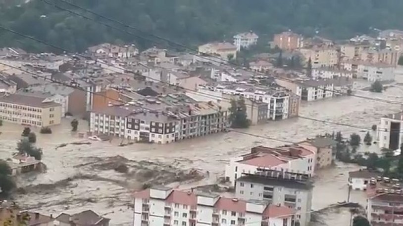 1 kişi yaşamını yitirdi... Kastamonu'da HES patlayınca ilçe sular altında kaldı!
