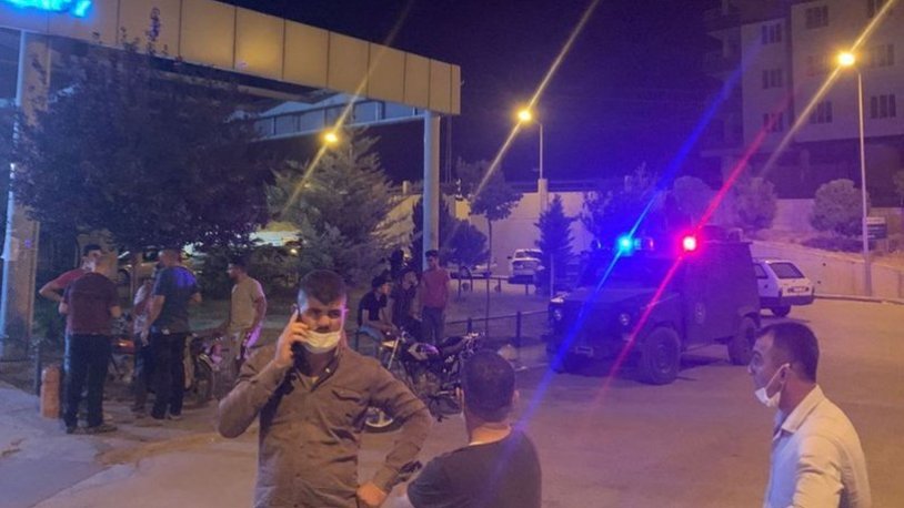 Kavga eden yabancı uyrukluları Türkler ayırmaya çalıştı