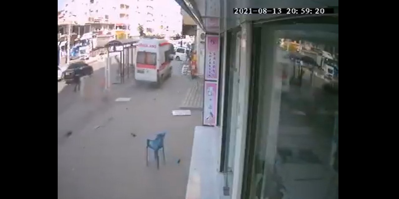 Suriye uyruklu şahıs ambulansı kaçırıp vatandaşların üzerine sürdü!