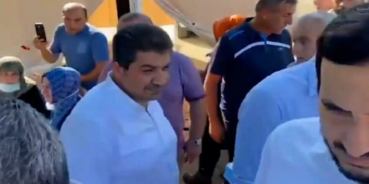 Sel bölgesine giden AKP'li Tevfik Göksu tepkiyle karşılaşınca alanı terk etti!