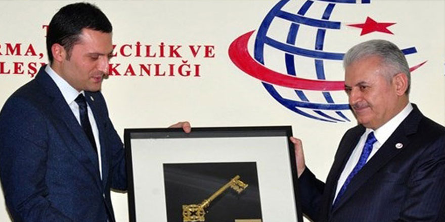 Binali Yıldırım'ın kardeşi Kızılay'ı işte böyle karıştırdı