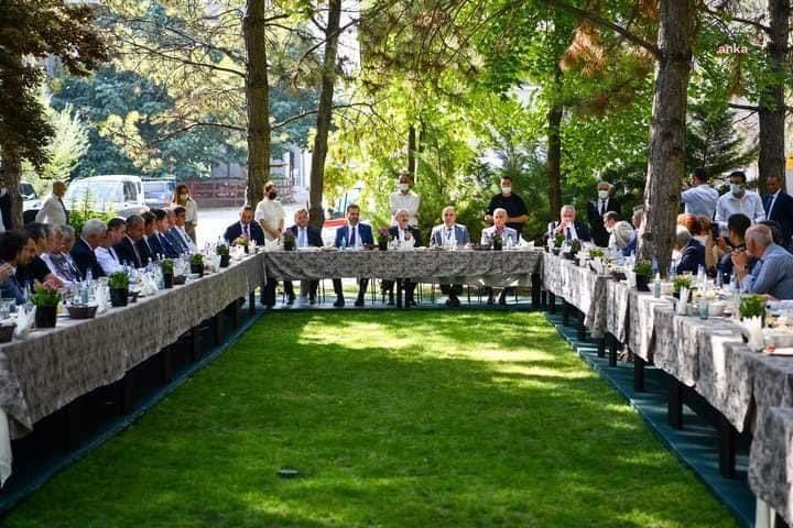 "24 saatte Emevi Camii’nde namaz kılacaktık, 3 milyon 600 bin Suriyeli geldi. Şimdi Afganlar geliyor..."