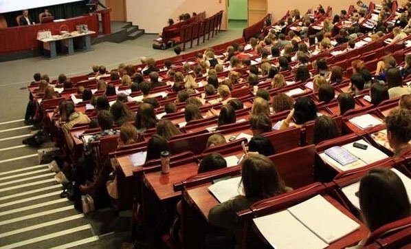 Öğrenciden Akademisyene taciz!