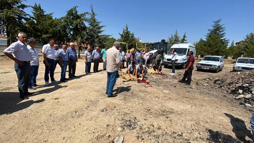AKP'li başkan lüks makam aracı aldım diye kurban kesti
