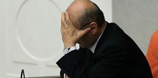 Eski bakanın itirafları gündemde kalmaya devam ediyor