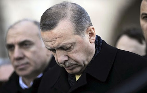 AKP, 2001'den beri ilk kez en düşük oy seviyesinde