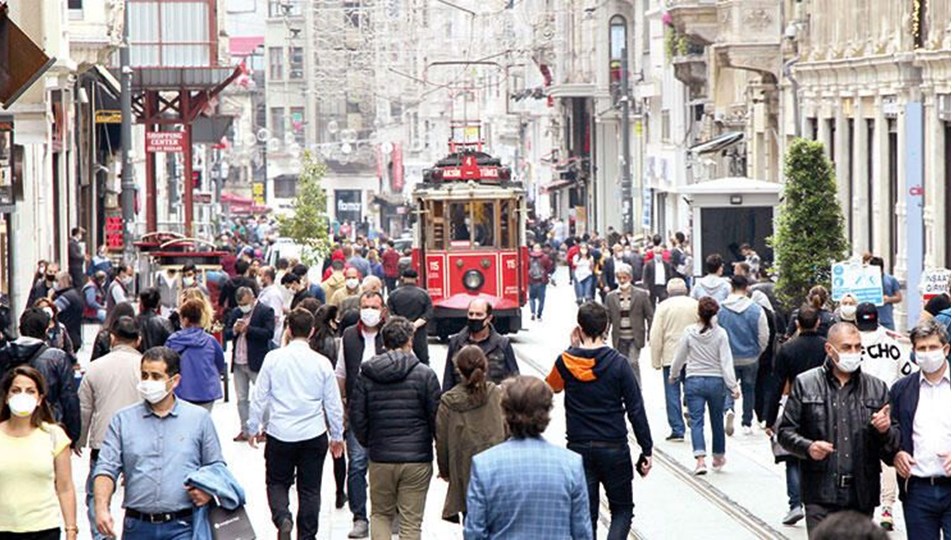 Kapalı alanlarda aşısızlara ayrı bölüm, AVM girişlerinde PCR testi...