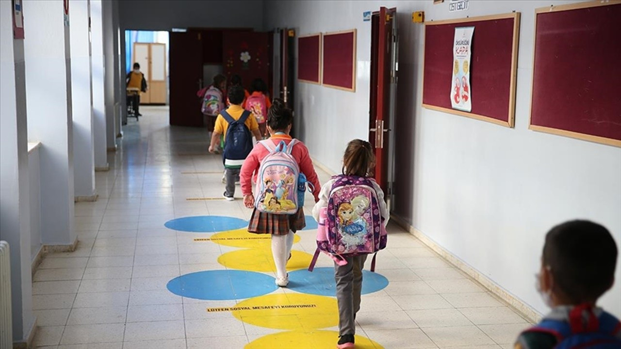 İşte okullarda pozitif vaka çıkması durumunda yapılması gerekenler...