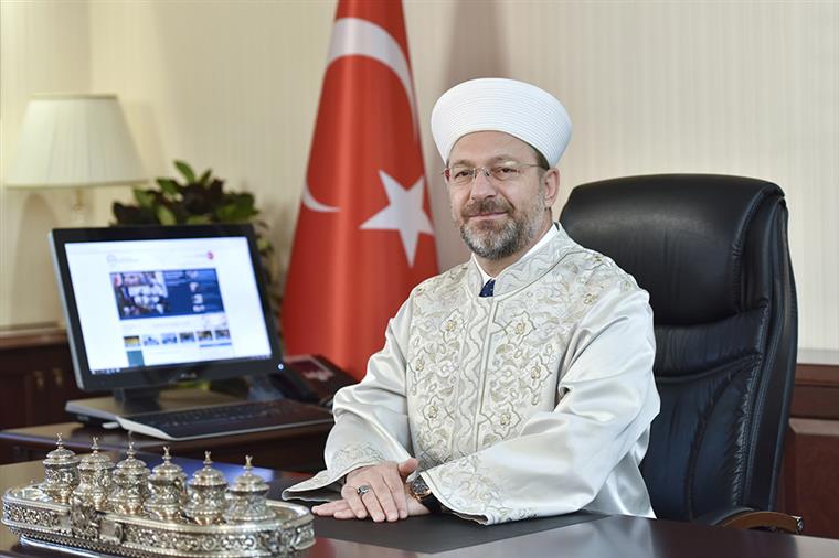 Diyanet'ten sosyal medyayı 'fıkıh'la düzenleme önerisi! Kanunlar yeterli değilmiş!