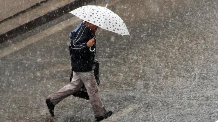 Meteoroloji'den sağanak uyarısı! O bölgelerde yaşayanlar dikkat!