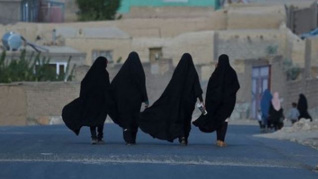 Taliban '21. Yüzyılın müjdesini' verdi! Kadınlar üniversiteye gidebilecek