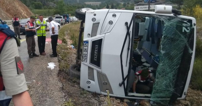 Rus turistlerin midibüsü devrildi!.. Çok sayıda yaralı var!