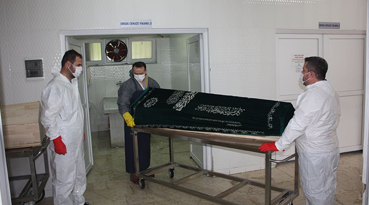 Ölümler resmi rakamların iki katını aştı
