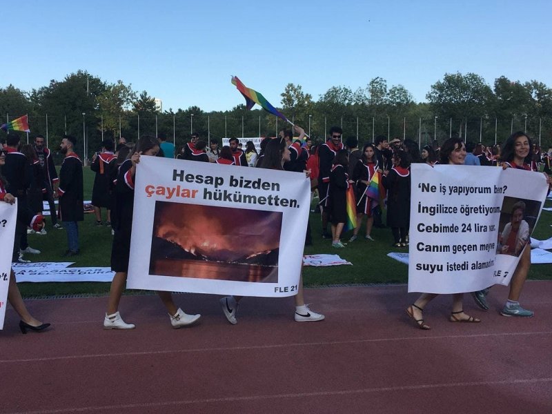 ODTÜ mezuniyet törenine pankartlar damga vurdu