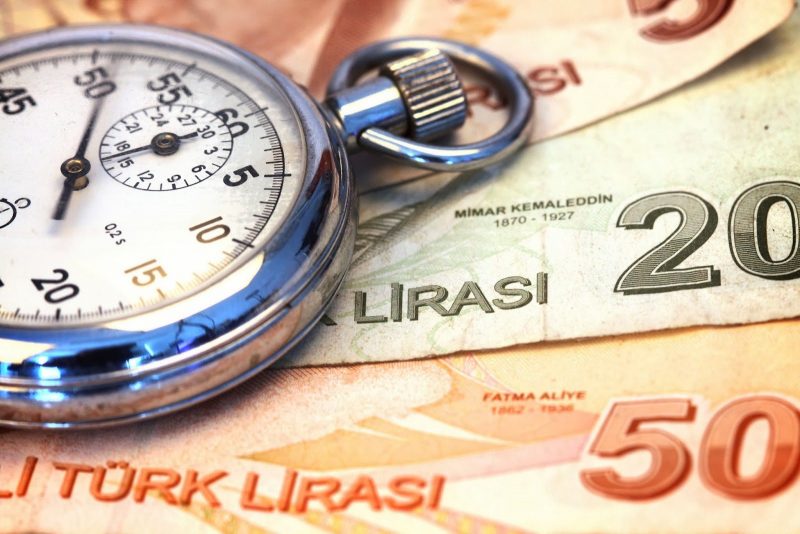 Türk lirasını çok zor bir kış bekliyor