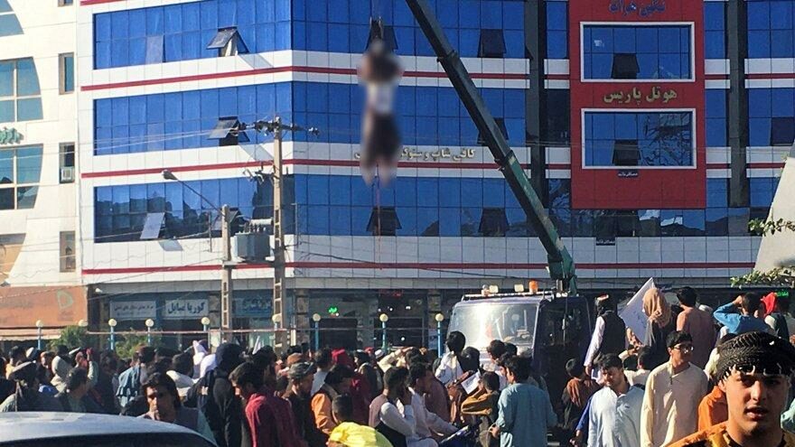 Taliban'dan sokak ortasında korkunç infaz