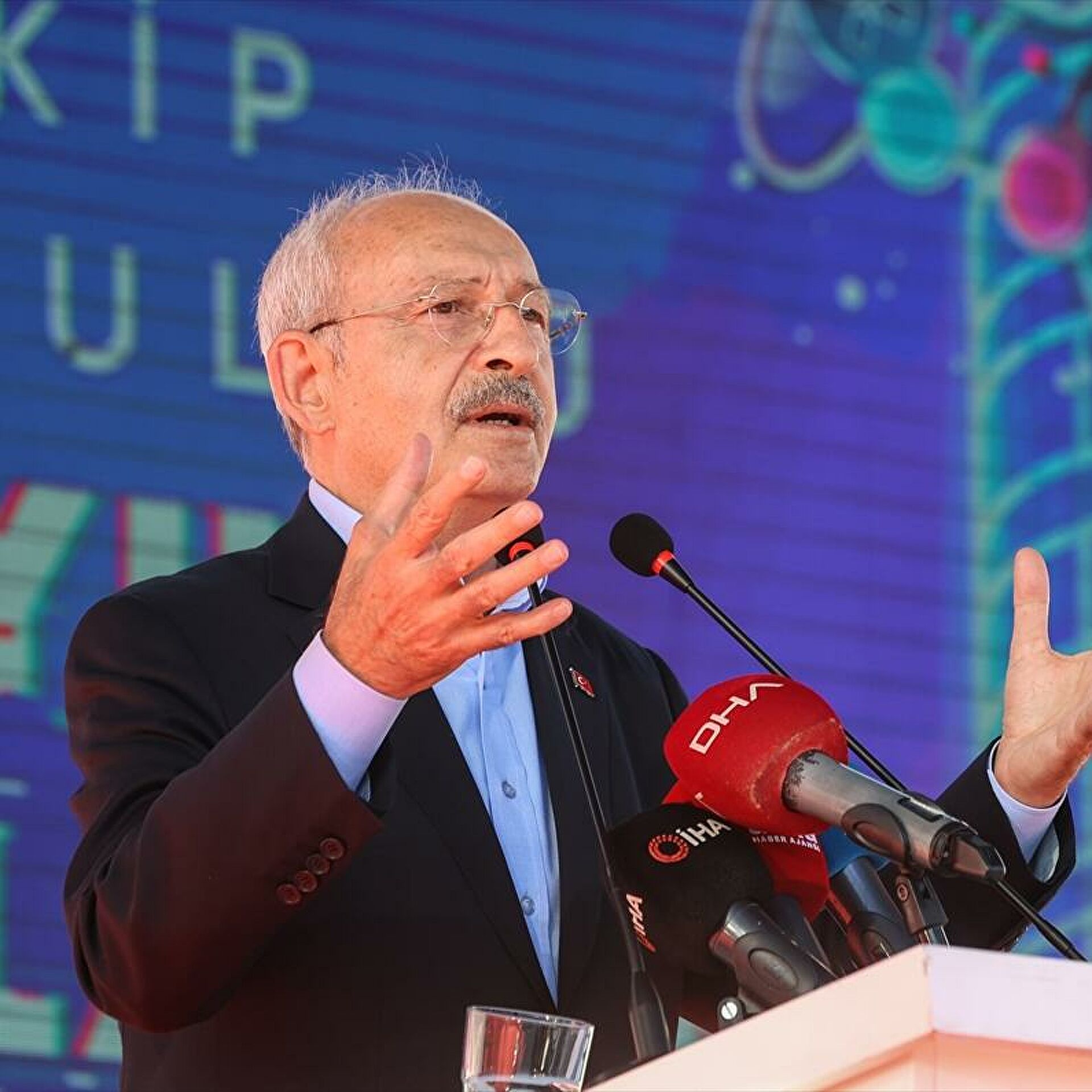 Klıçdaroğlu'ndan Erdoğan'a seçim çağrısı: Bu onurlu ülkeyi daha fazla aşağılamadan, getir sandığı Erdoğan!