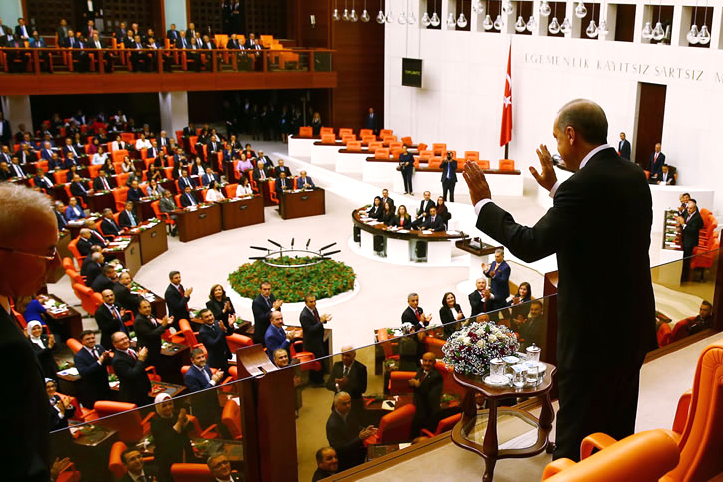Erdoğan geliyor diye Meclis'te olağanüstü hal!