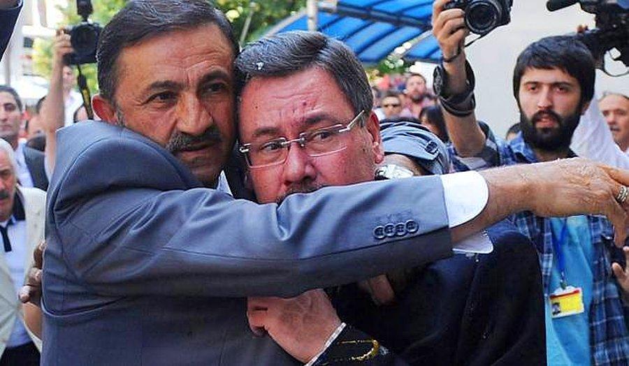 Melih Gökçek'in gittiği camiide yurttaşlar safları terk etti