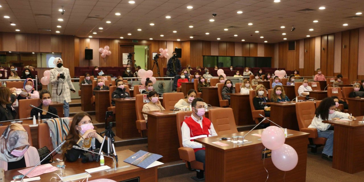 Kartal Belediyesi’nin Kadın Personeline Meme Kanseri Bilinçlendirme Semineri