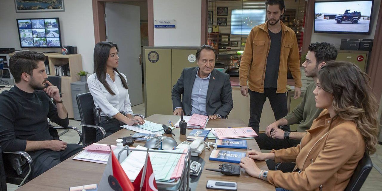 Arka Sokaklar'da flaş ayrılık! Ünlü oyuncu diziye veda etti...