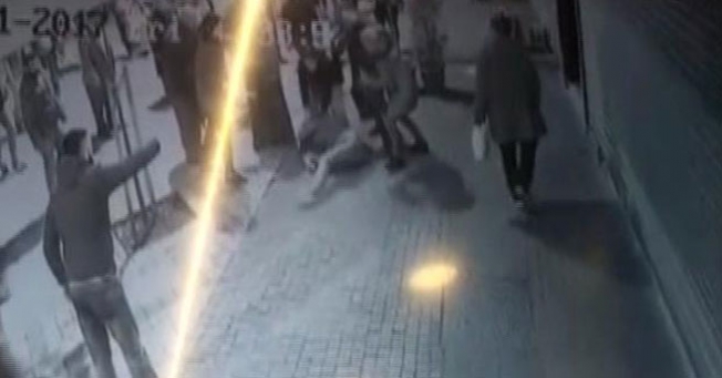 Bağcılar'da kadına sopalı saldırı