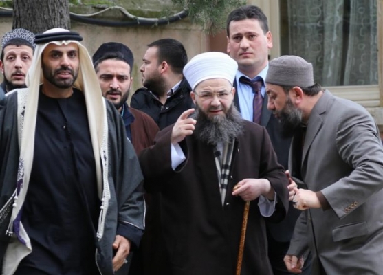 Spor alanı Cübbeli'nin cemaati için özel alana dönüştürüldü