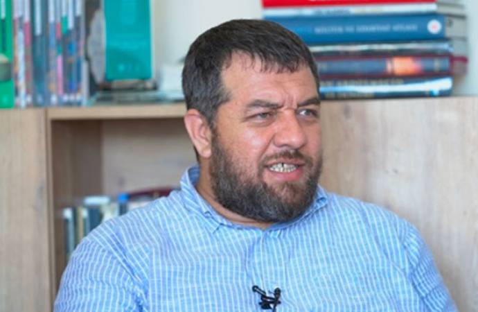 Yeni Şafak yazarı: Kız-erkek ayırmadan çocuklarımıza ‘adam olmayı’ öğretsek ‘şiddetle mücadele’de yol alırız