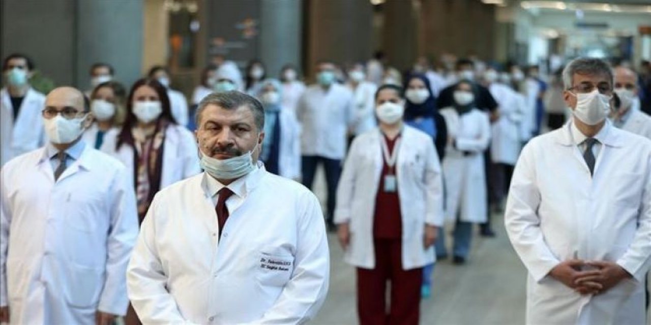 Bakan Fahrettin Koca duyurdu: 2 bin 500 ile 5 bin lira arası zam yapacağız