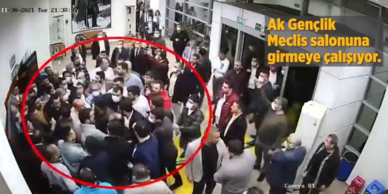 CHP'li Mersin Büyükşehir Belediye Meclisi'ne AKP Gençlik Kolları'ndan saldırı!