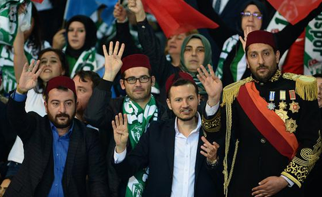 AKP Kongresi'nde Arınç var, Gül yok