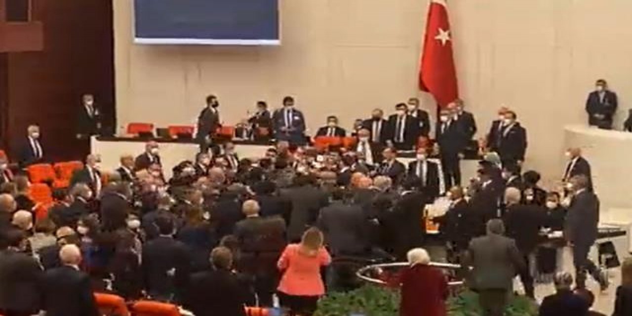 Süleyman Soylu "yalan söylüyorsun" dedi, Meclis'te yumruklu kavga çıktı!