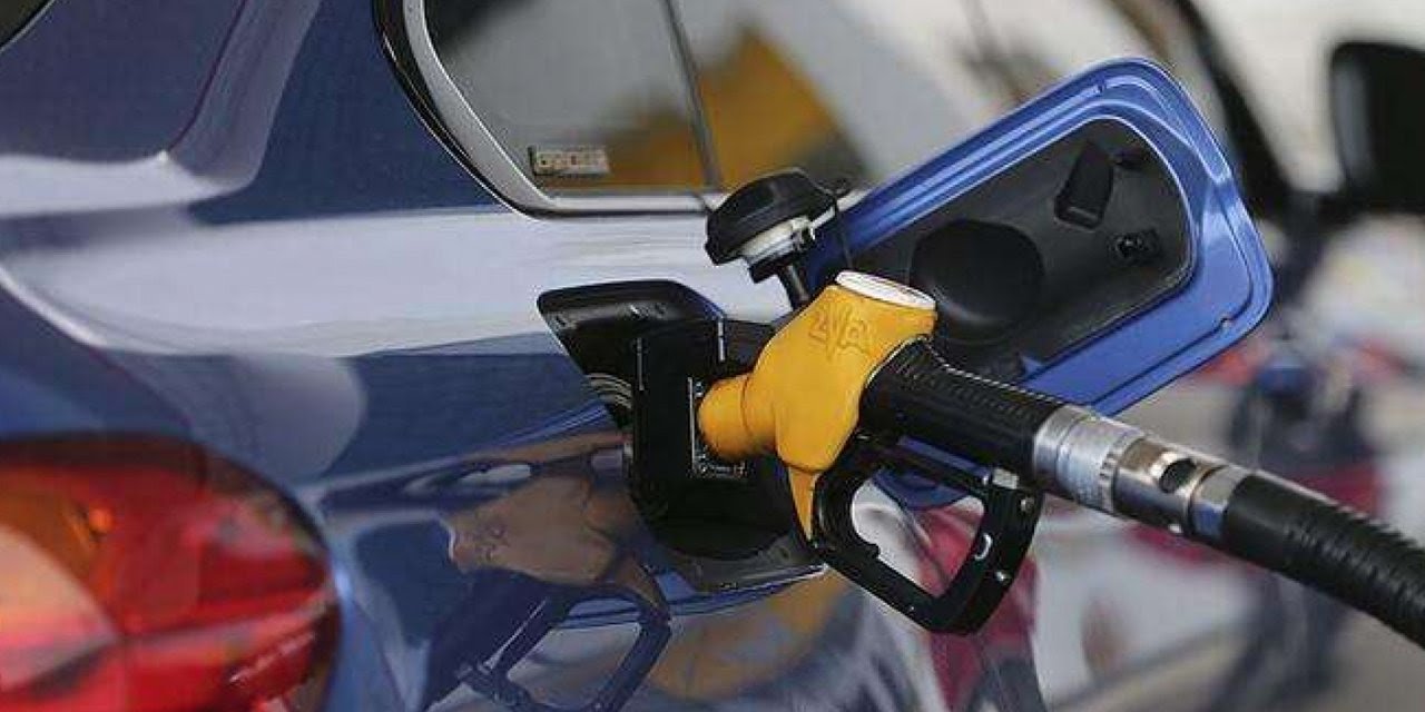 Benzin ve motorine büyük indirim ama pompaya yansımıyor!