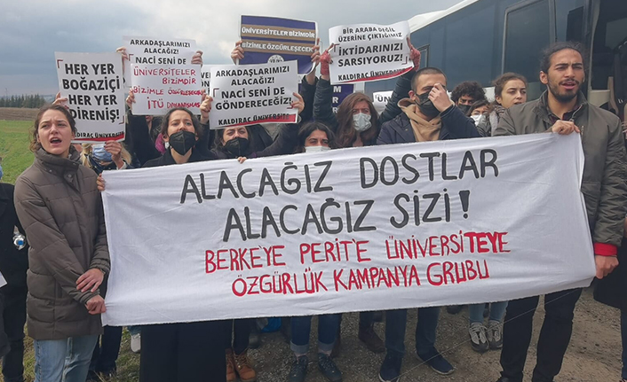 Boğaziçili öğrenciler tutuklu arkadaşları Berke ve Perit için Silivri'den seslendi