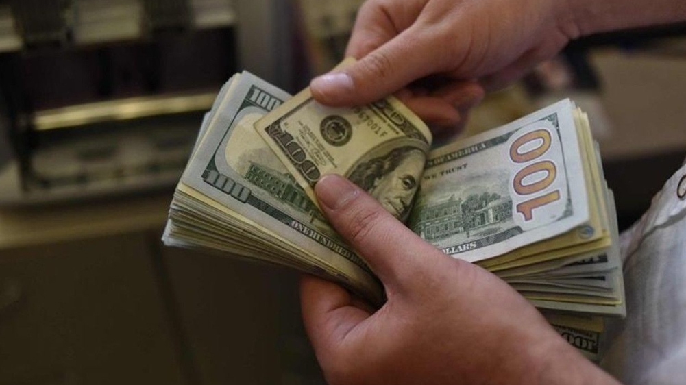 Ünlü ekonomistlerden flaş iddia: "Dolar 18, benzin 16 lira olacak..."