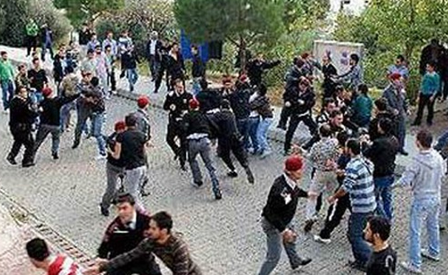 Üniversitede tehlikeli gerginlik: 6 yaralı, 17 gözaltı