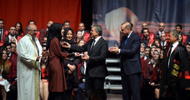 Gül ailesinin mutlu günü