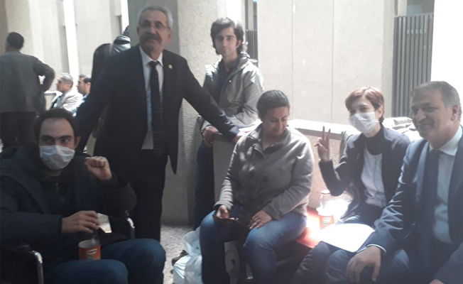 Açlık grevindeki Gülmen ve Özakça tutuklandı