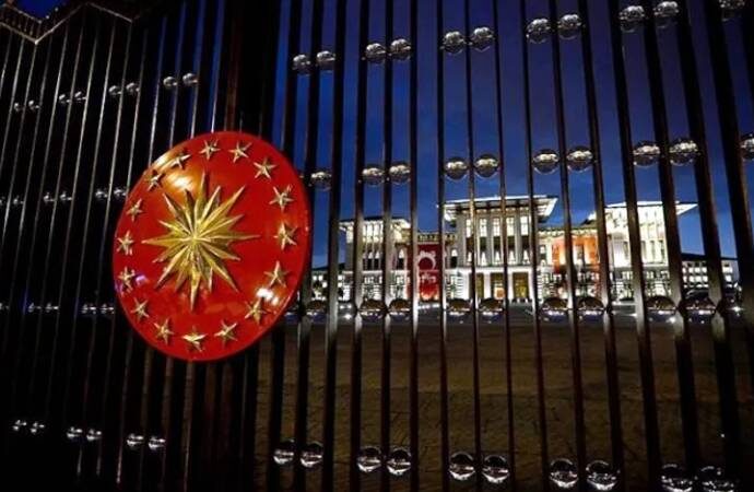 Sarayda çalışan isim, “iş çözüp' 50 milyon dolar biriktirmiş!