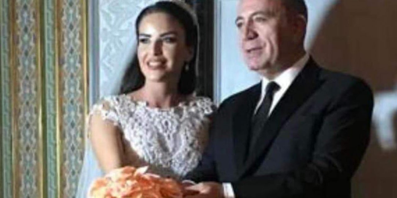 Gürsel Tekin haber spikeri ile evlendi. İşte ilk fotoğraf