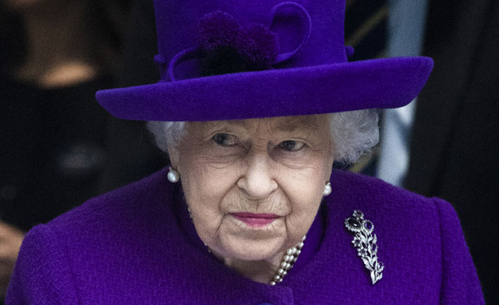 Kraliçe Elizabeth tahtın varisini açıkladı