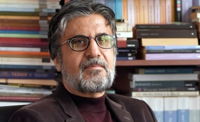 Yeni Şafak yazarı Emre hayatını kaybetti