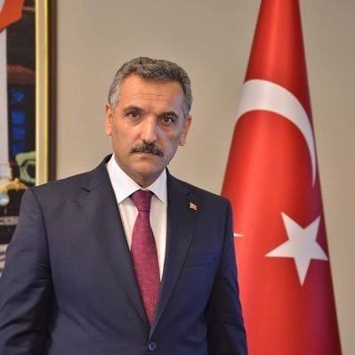 Isparta'nın geçici valisi bu sözlerle gündem olmuştu: Terbiye amaçlı öğretmenler çocukları okşayabilir