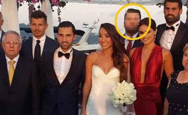 Ünlü futbolcu, nikâh şahidine 10 milyon lira kaptırdı!
